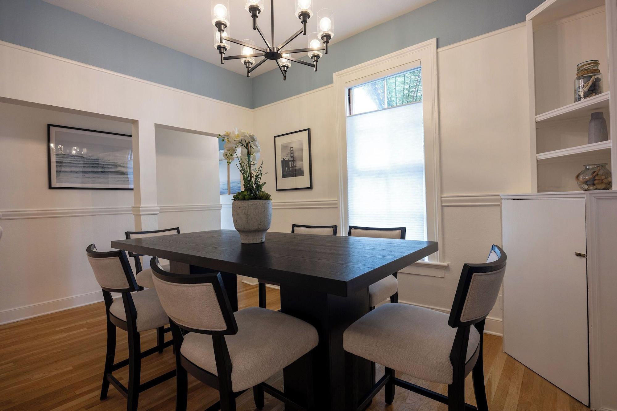 Sala de Reuniones BytheSea Inn