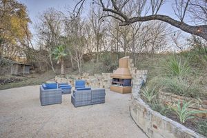 Alquiler Vacacional - Hill Country Retreat! Castroville Cottage w/ Views