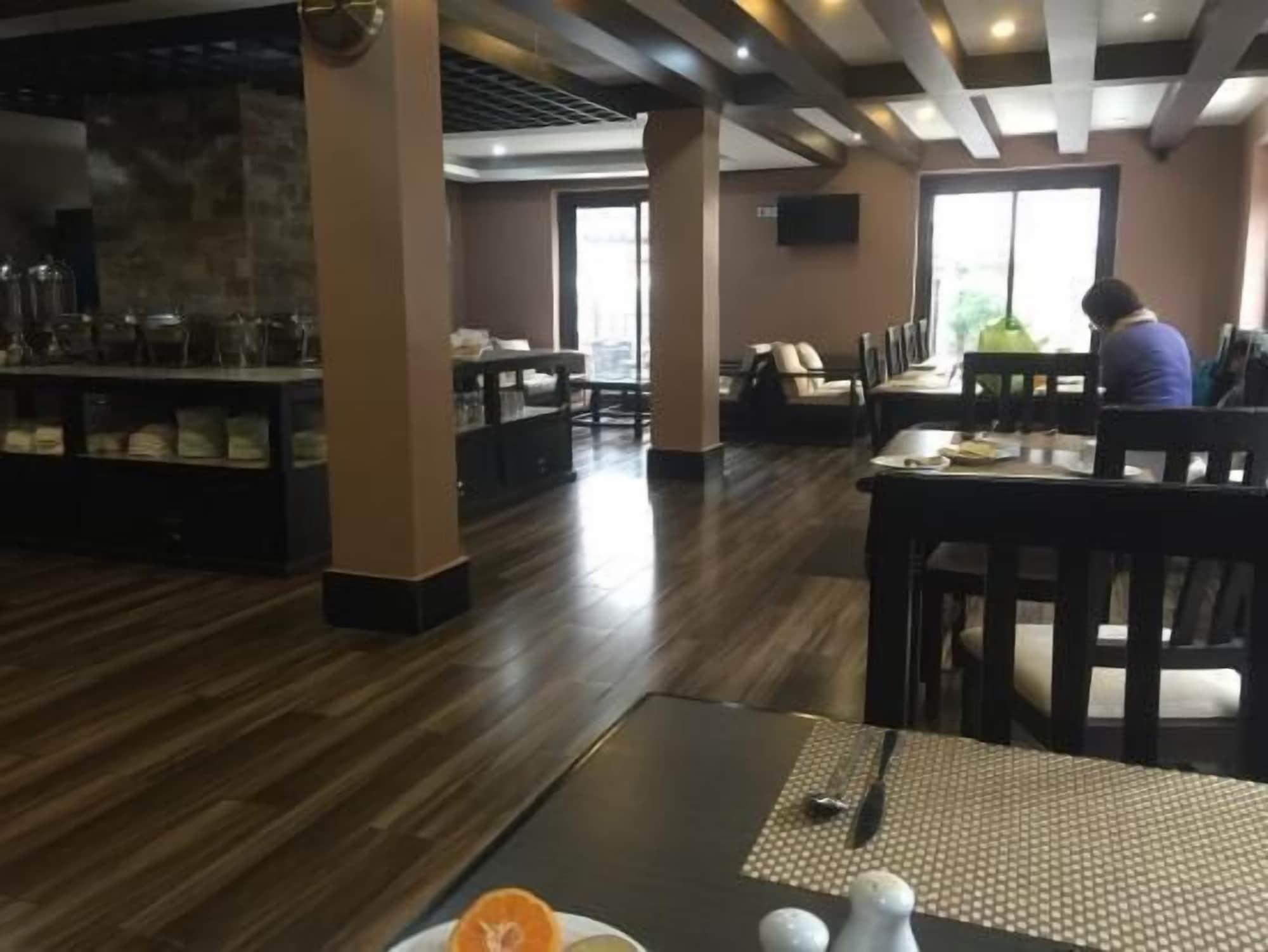 Restaurant Gyelsa Boutique