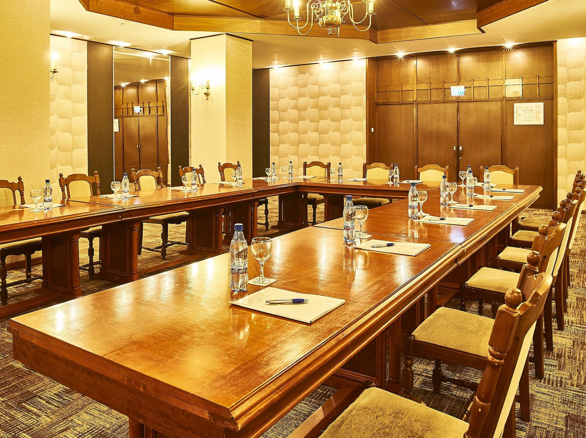 Sala de Reuniones Continental Forum Tirgu Mures
