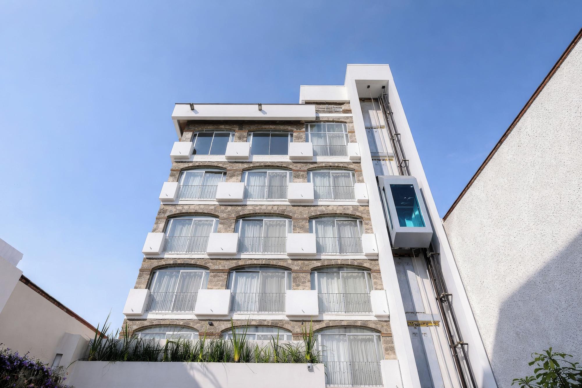 Vista Exterior Miranthia Hotel Business and Family