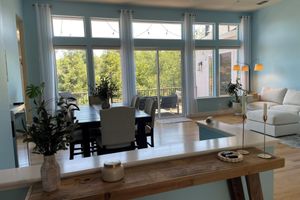 Alquiler Vacacional - Modern Lakehall Retreat: Sauna, EV, Chef Kitchen, Walk to Folsom Lake.