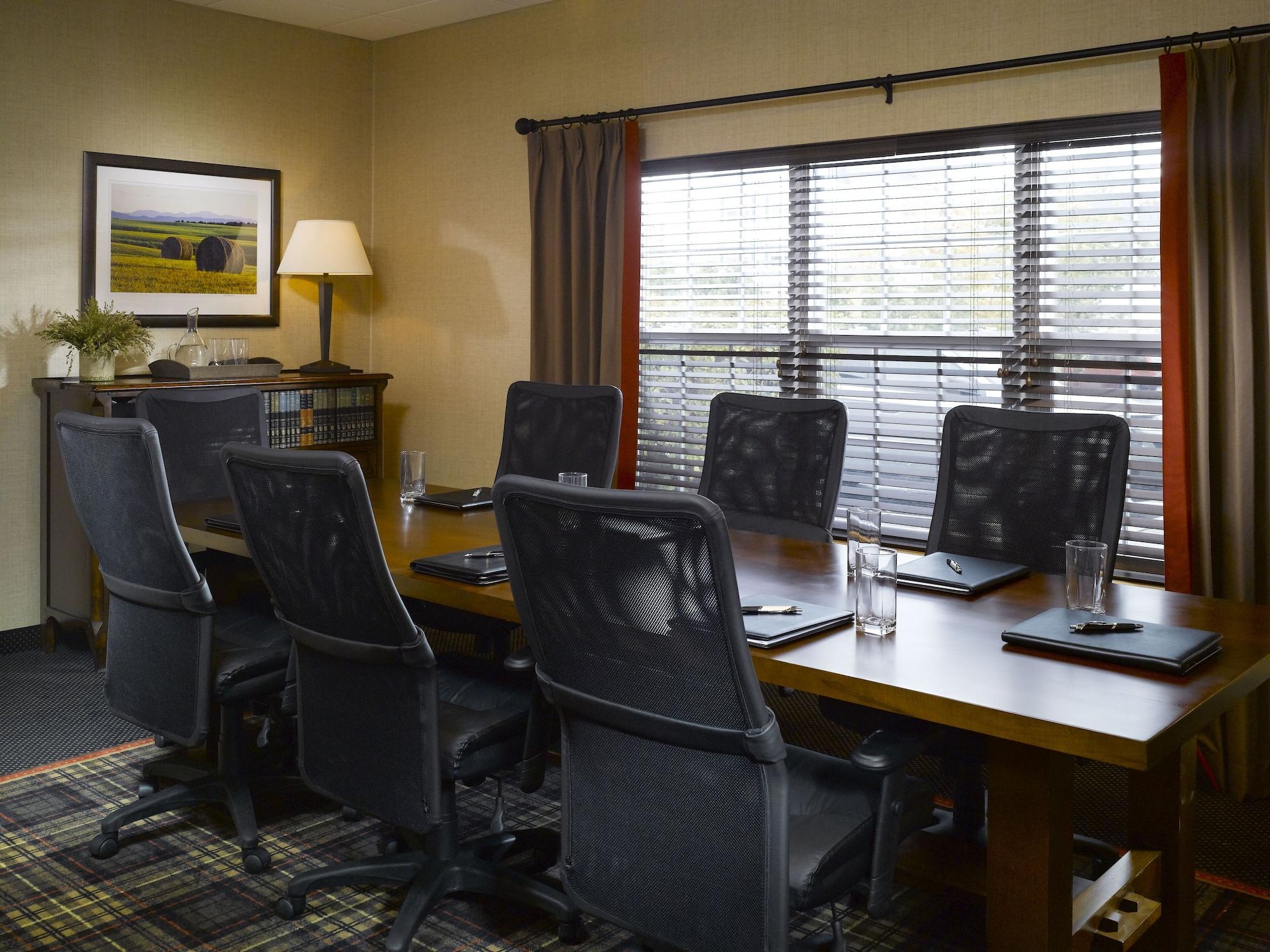 Sala de Reuniones Green Mountain Suites Hotel