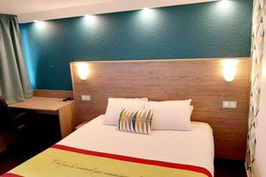 Alojamiento - Kyriad Cambrai