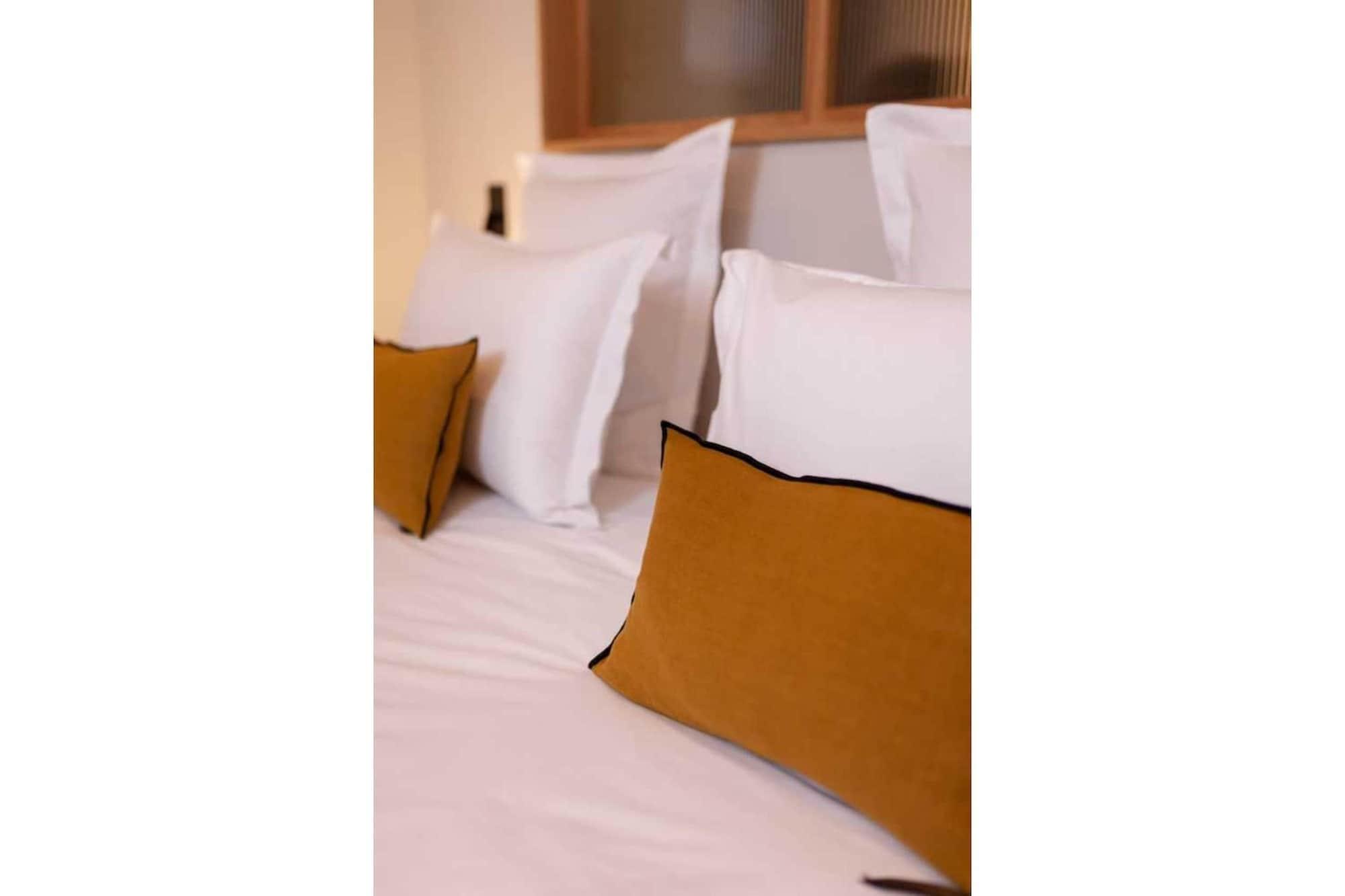 Habitación Hotel Tinah: Elegance and Comfort Near the Champs-elysees