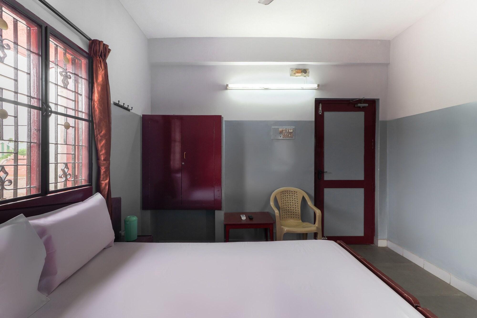 Habitación SPOT ON 47699 L.r.r. Towers (lodge)