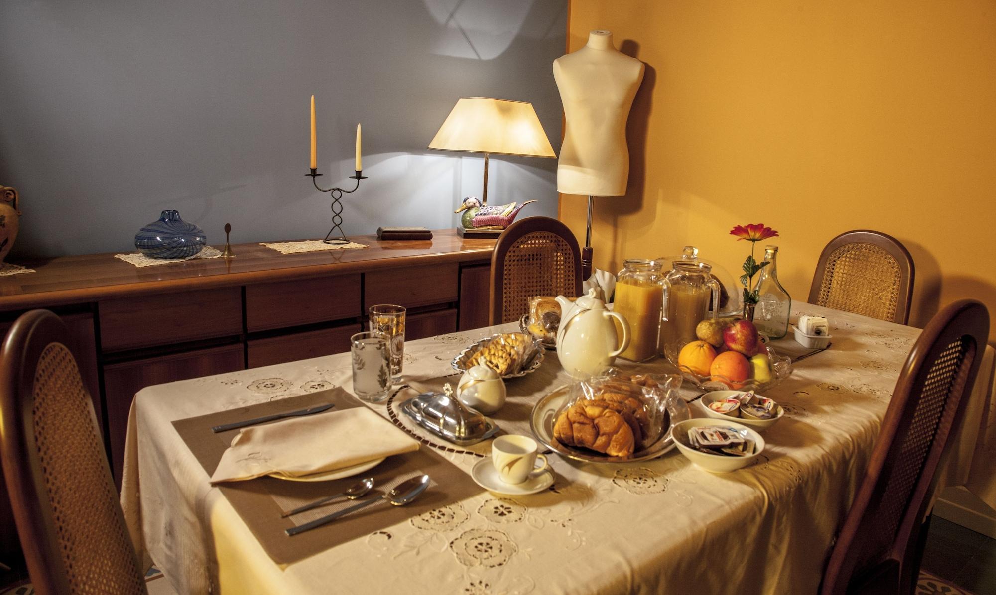 Restaurant Art Fashion House Luxury Rooms