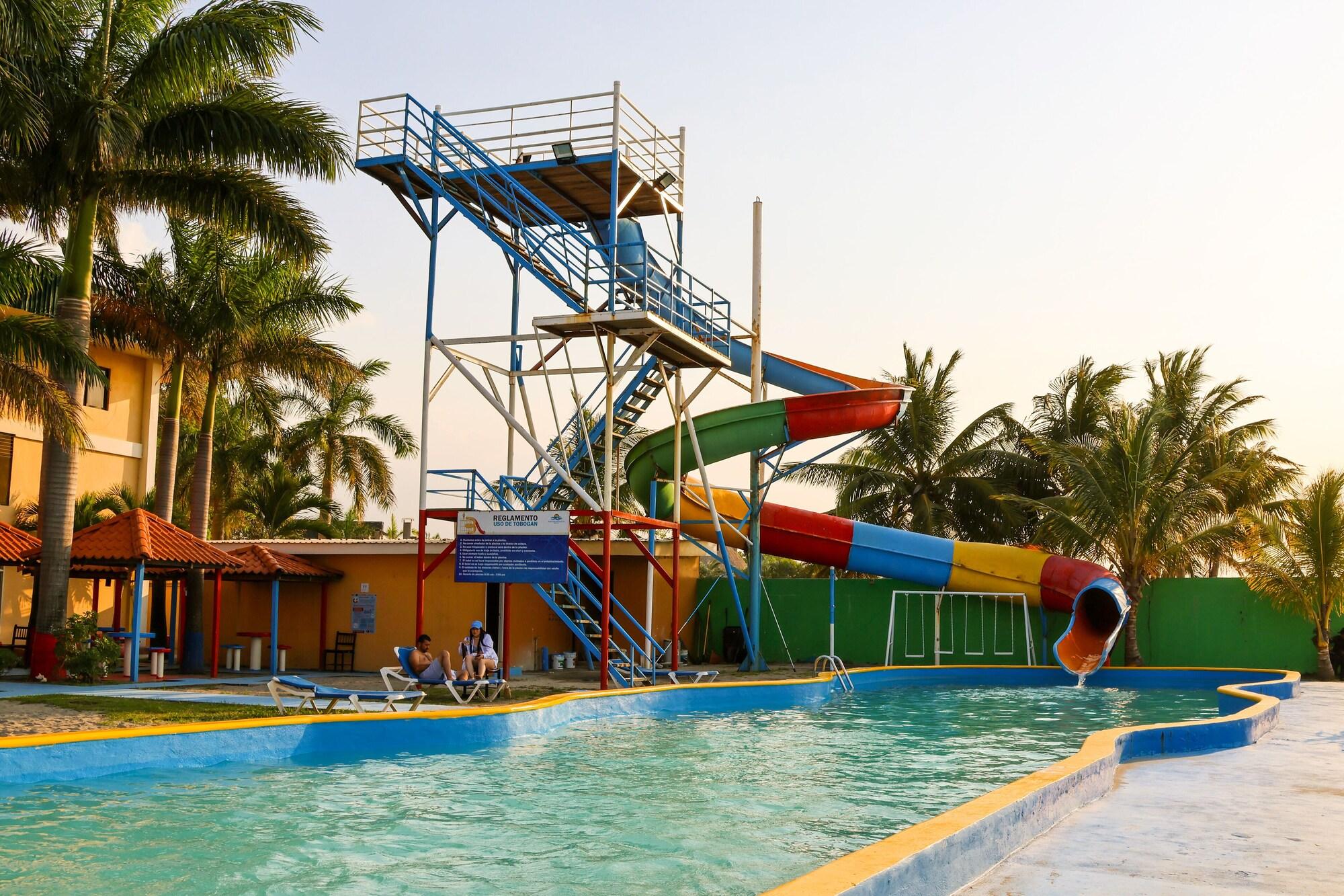 Vista Exterior Hotel Partenon Beach