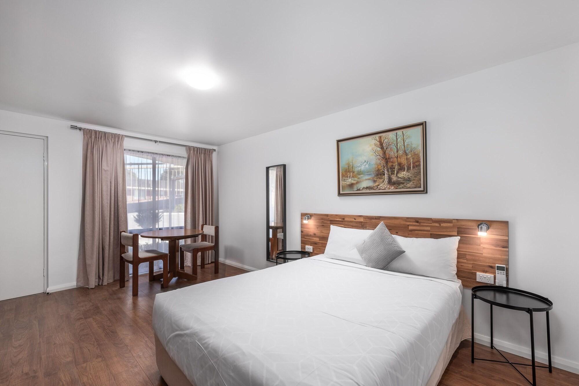 Varios Econo Lodge Lilydale