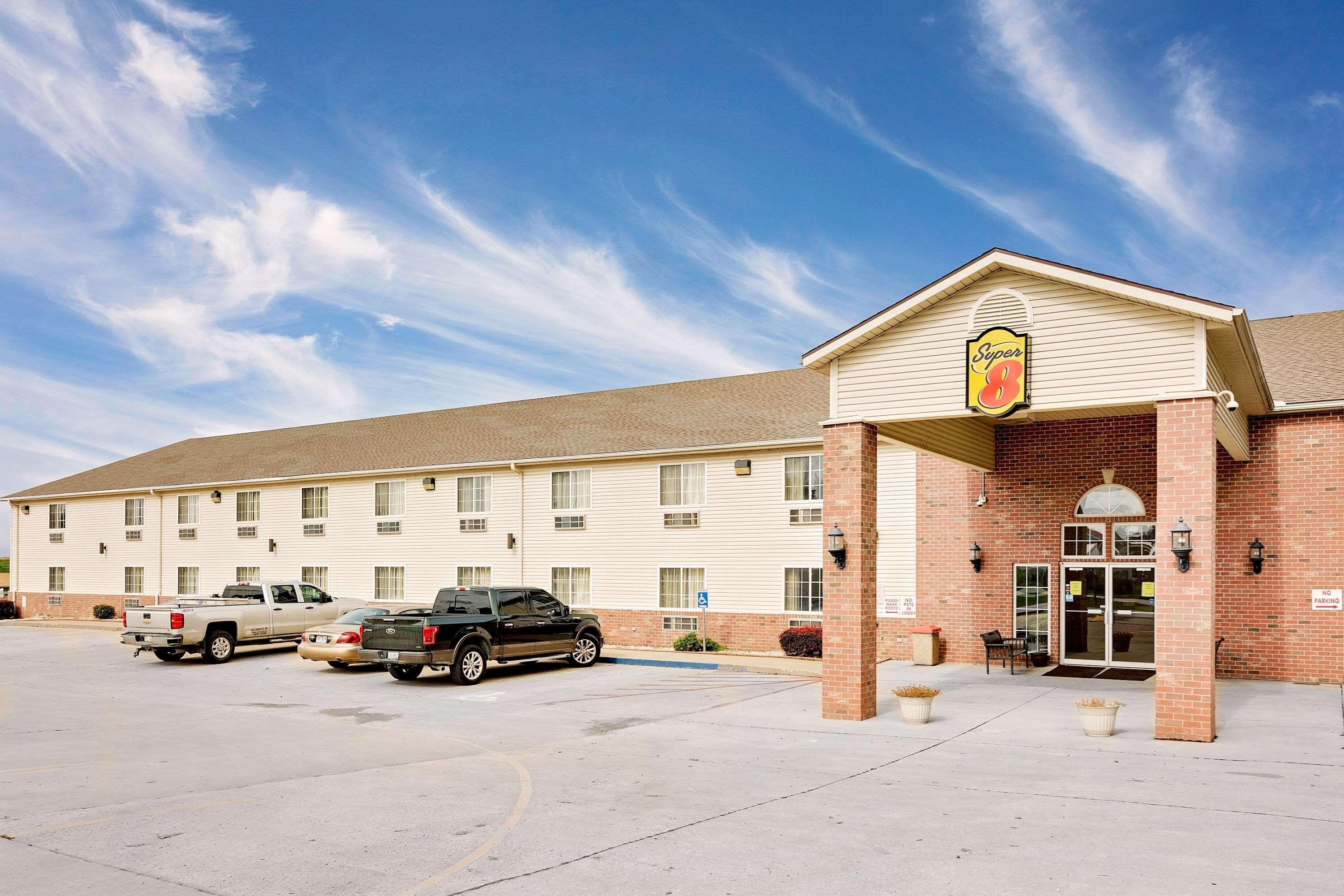 Vista Exterior Super 8 by Wyndham Mound City