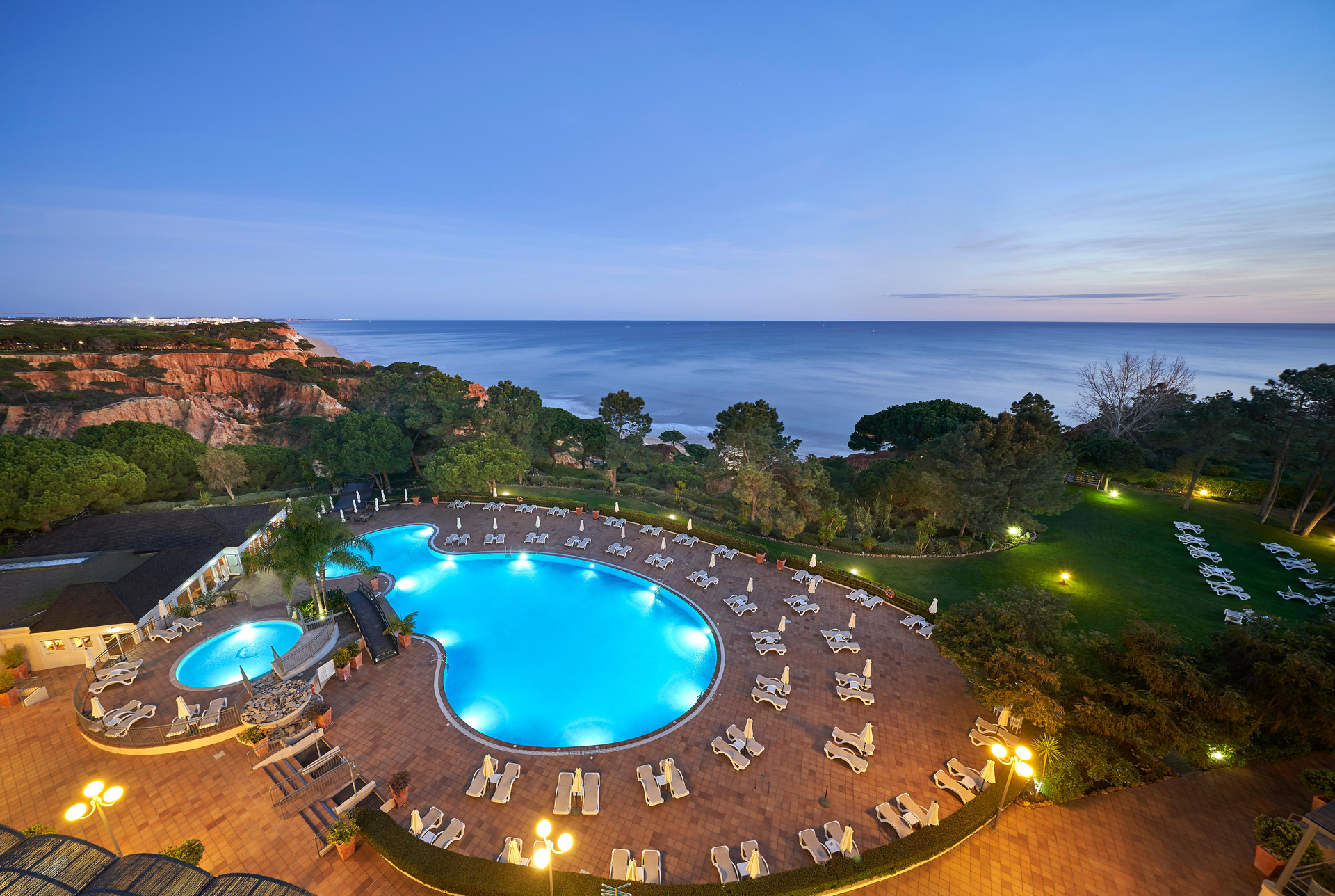 Vista Exterior PortoBay Falésia