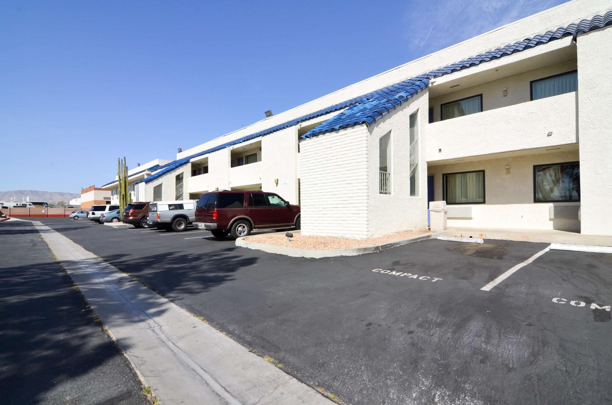 Vista Exterior Motel 6 North Palm Springs, CA - North