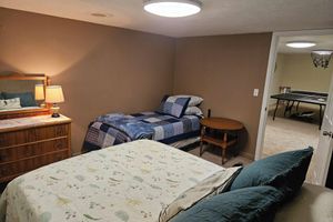 Alquiler Vacacional - Fantastic 4bd house with ping-pong table & piano - close to state lakes.