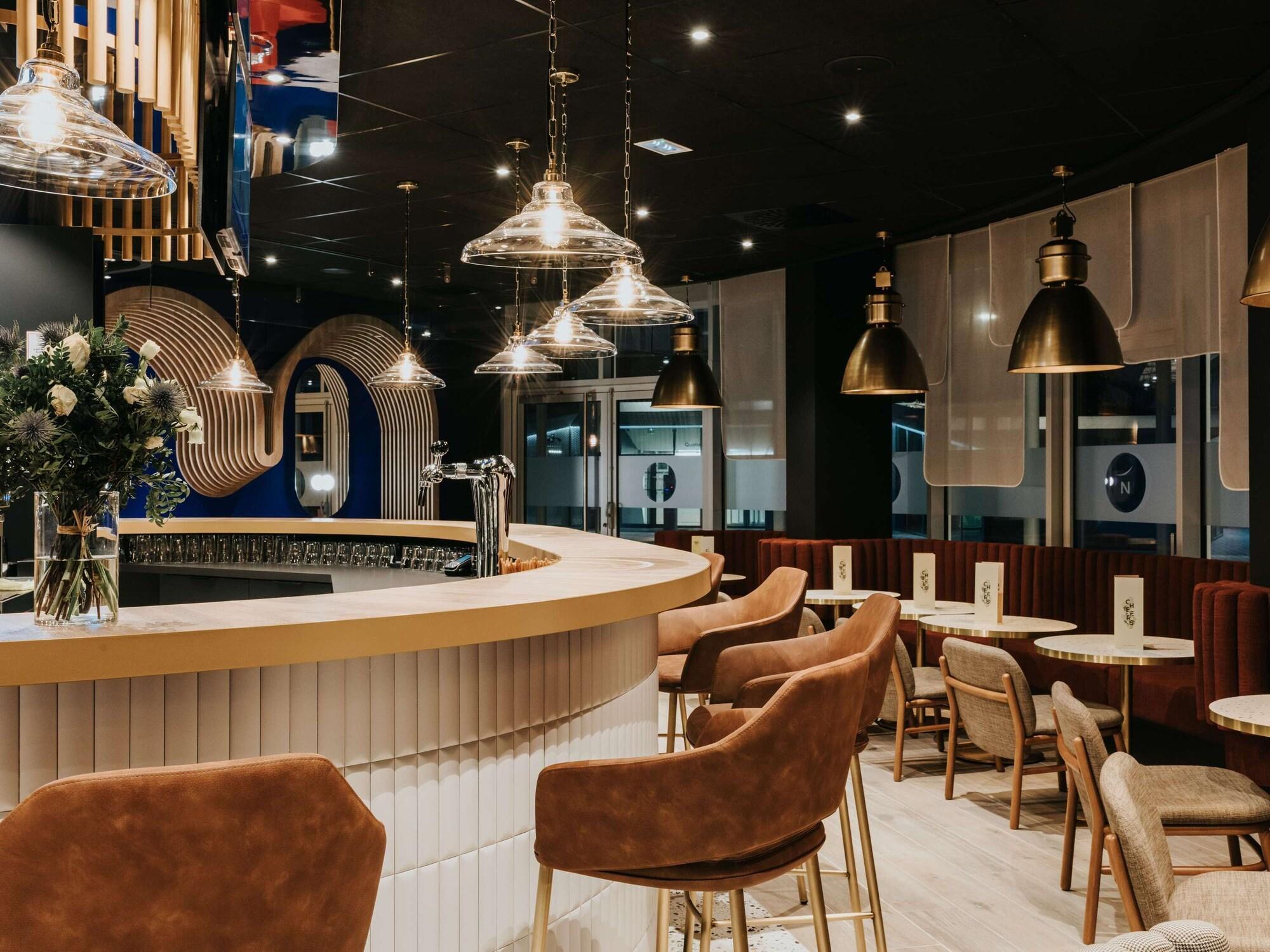 Vista Exterior Novotel Angers Centre Gare