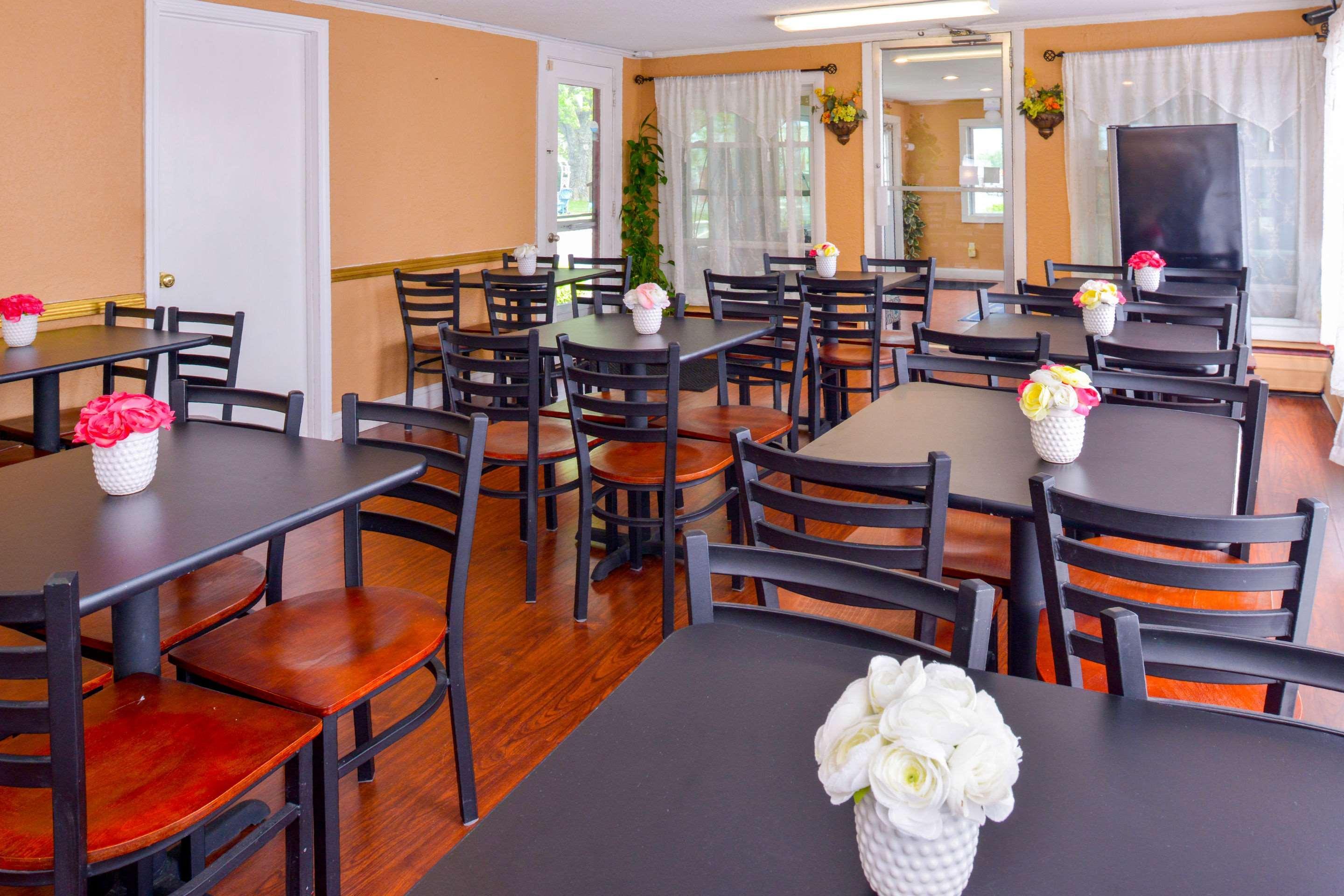 Restaurant Rodeway Inn Orleans - Cape Cod
