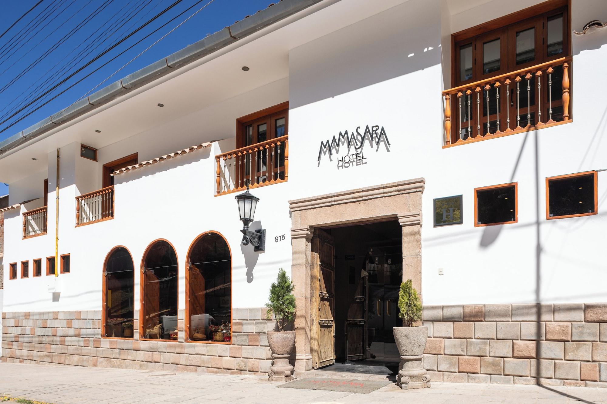 Vista Exterior Hotel Mamasara