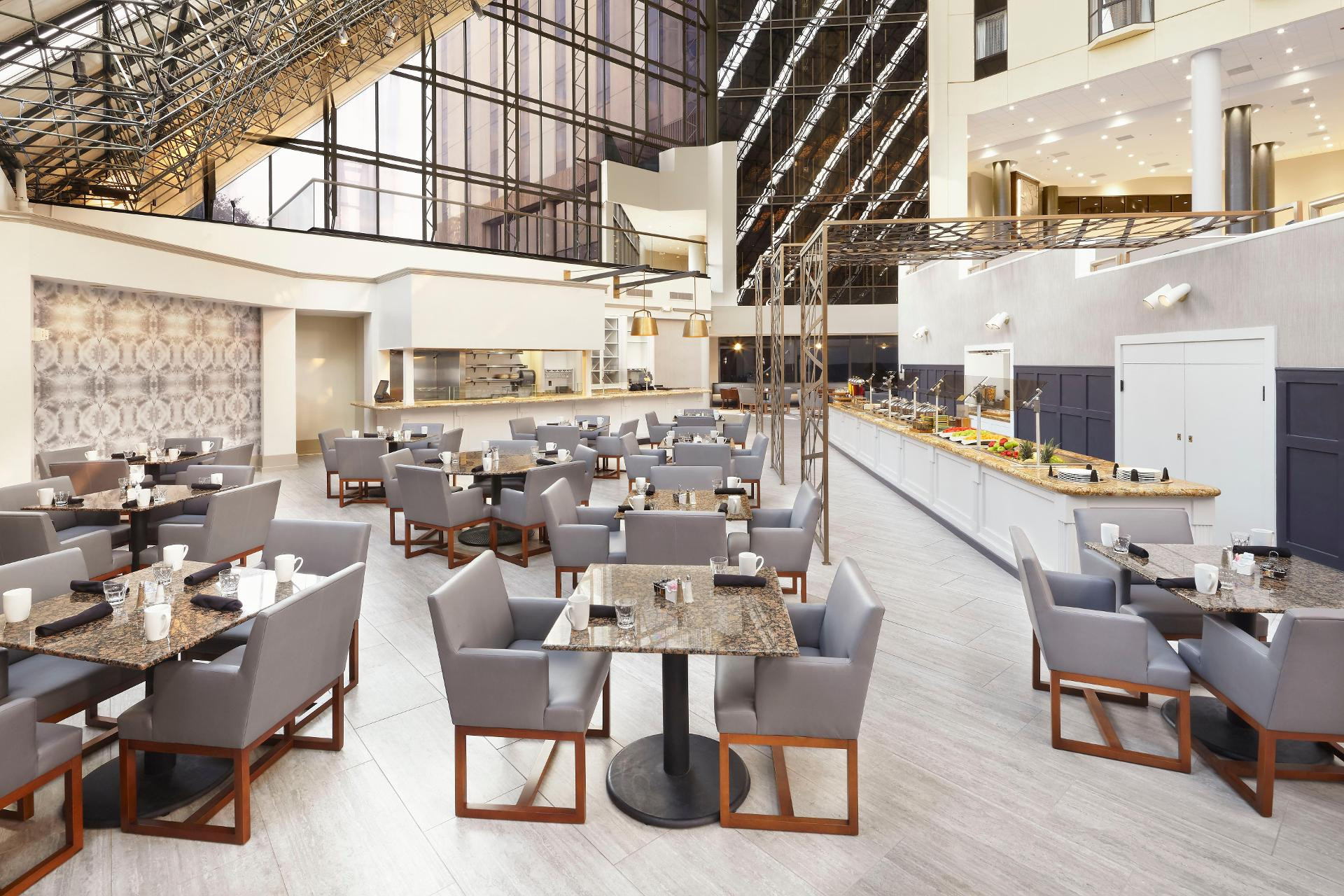 Restaurant DoubleTree by Hilton Dallas Near the Galleria