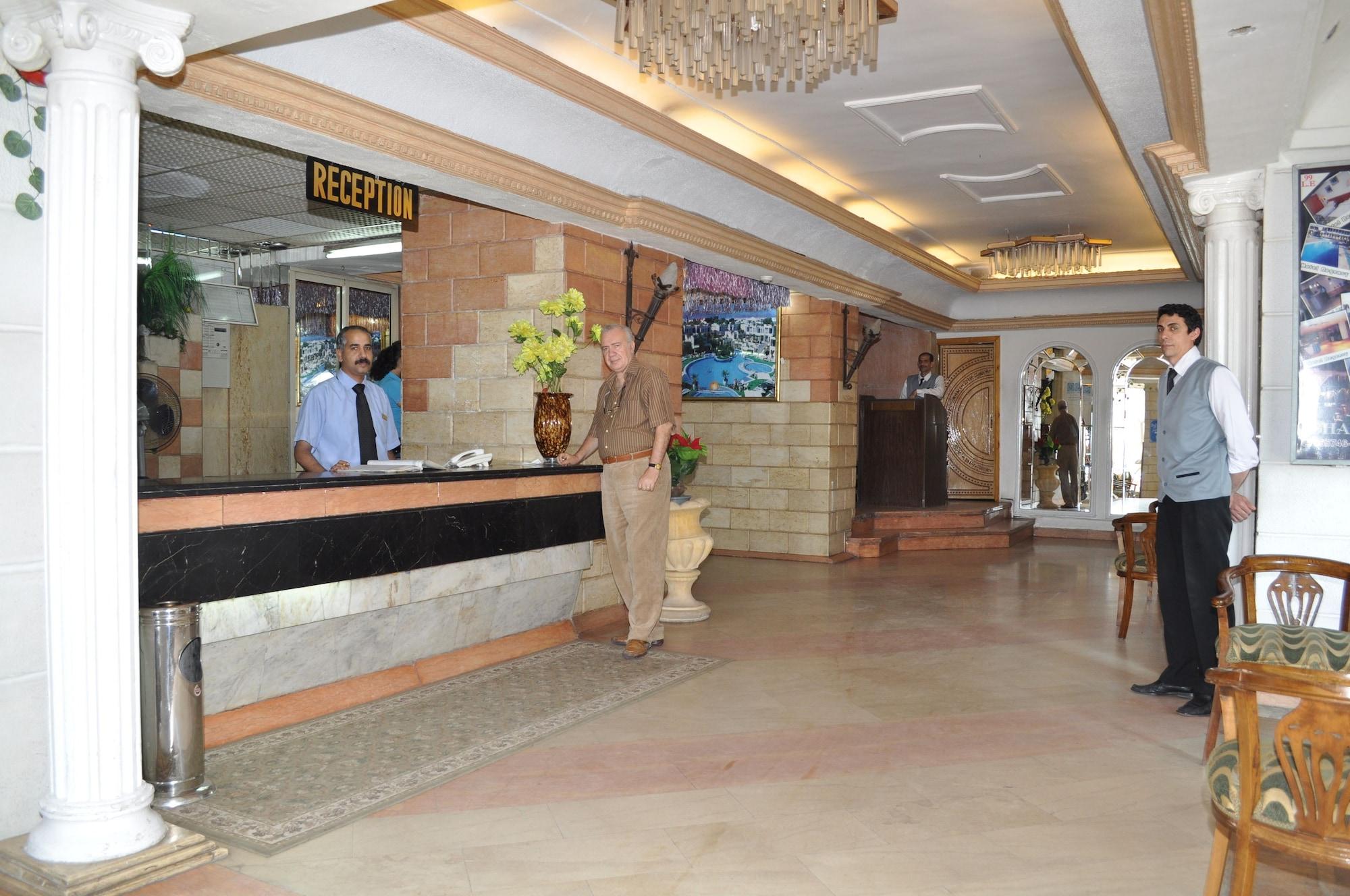 Vista Lobby Regency Hotel