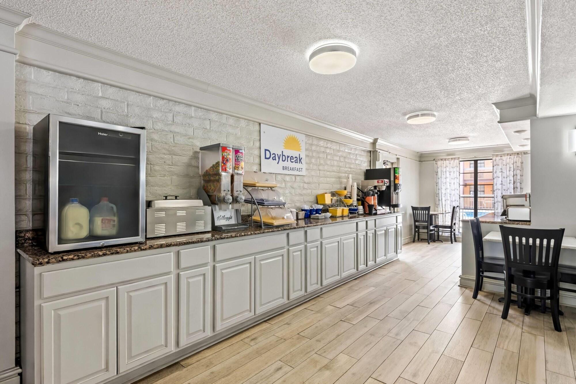Comodidades del Alojamiento Days Inn by Wyndham Birmingham/West