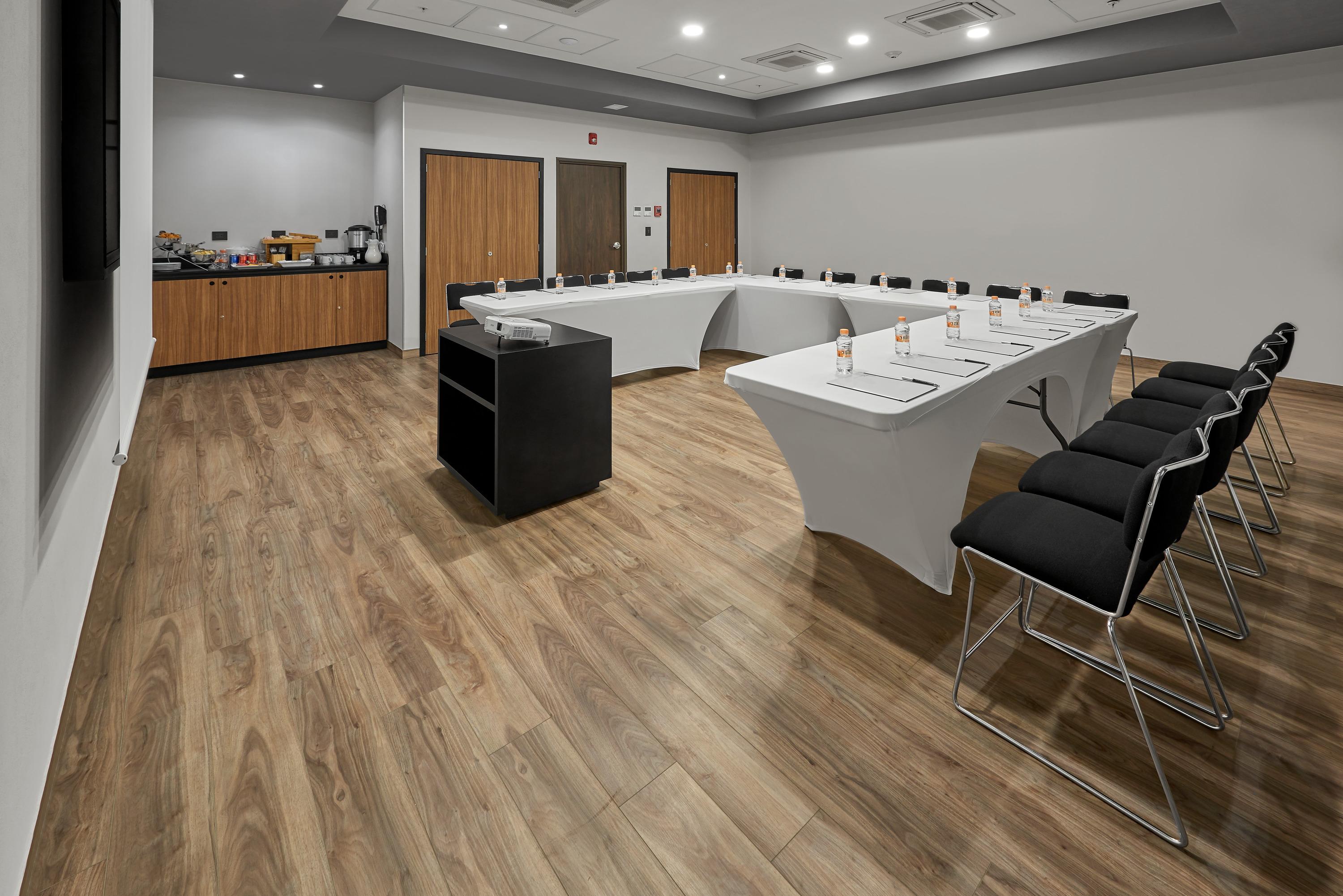 Centro de Negocios City Express Plus by Marriott GDL Providencia