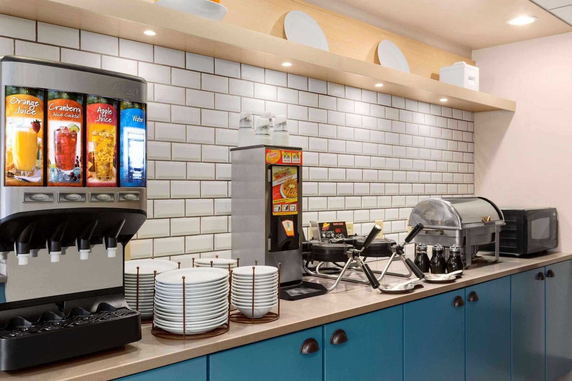 Restaurant Country Inn & Suites by Radisson, Wausau, WI