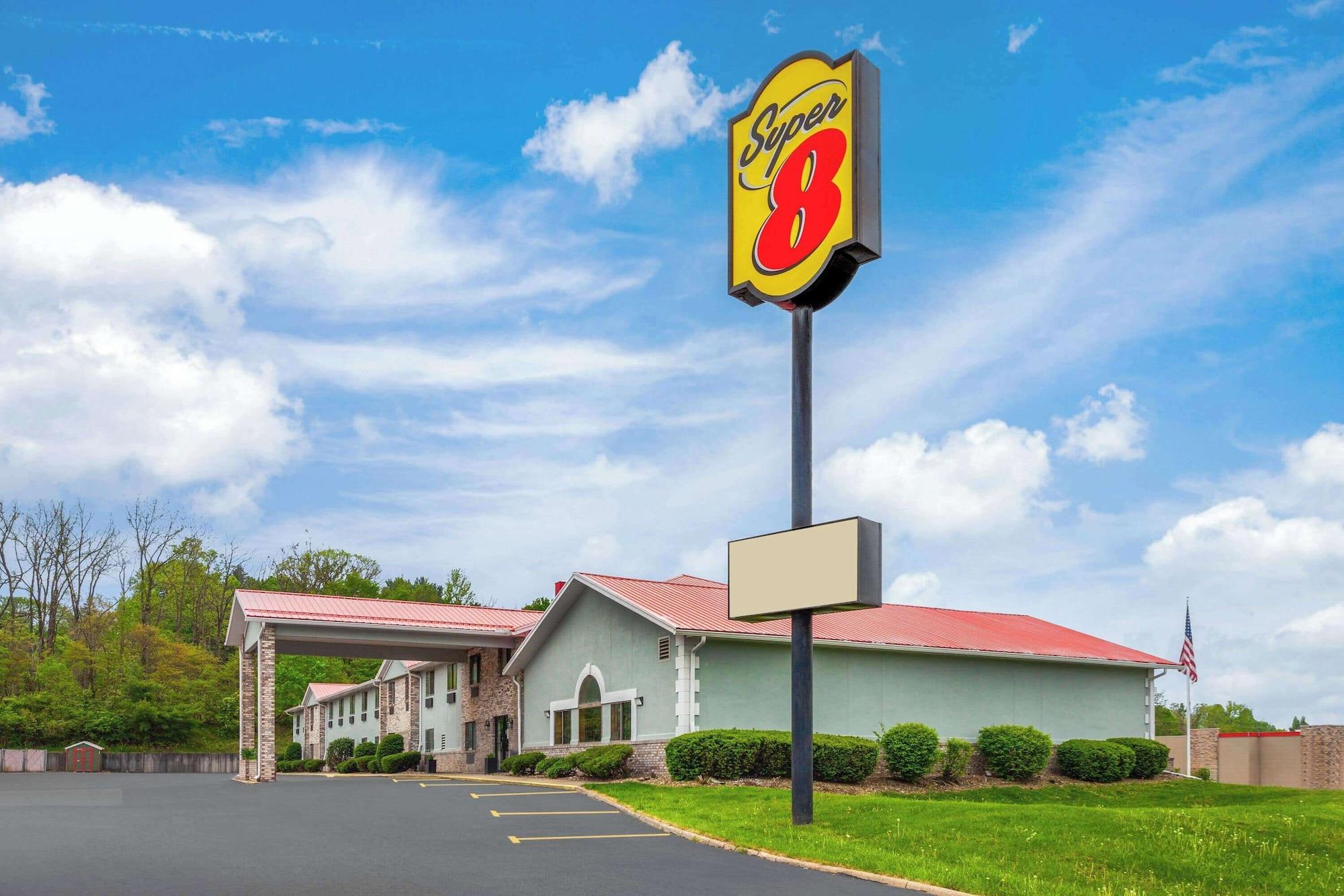 Vista Exterior Super 8 by Wyndham Mt. Vernon