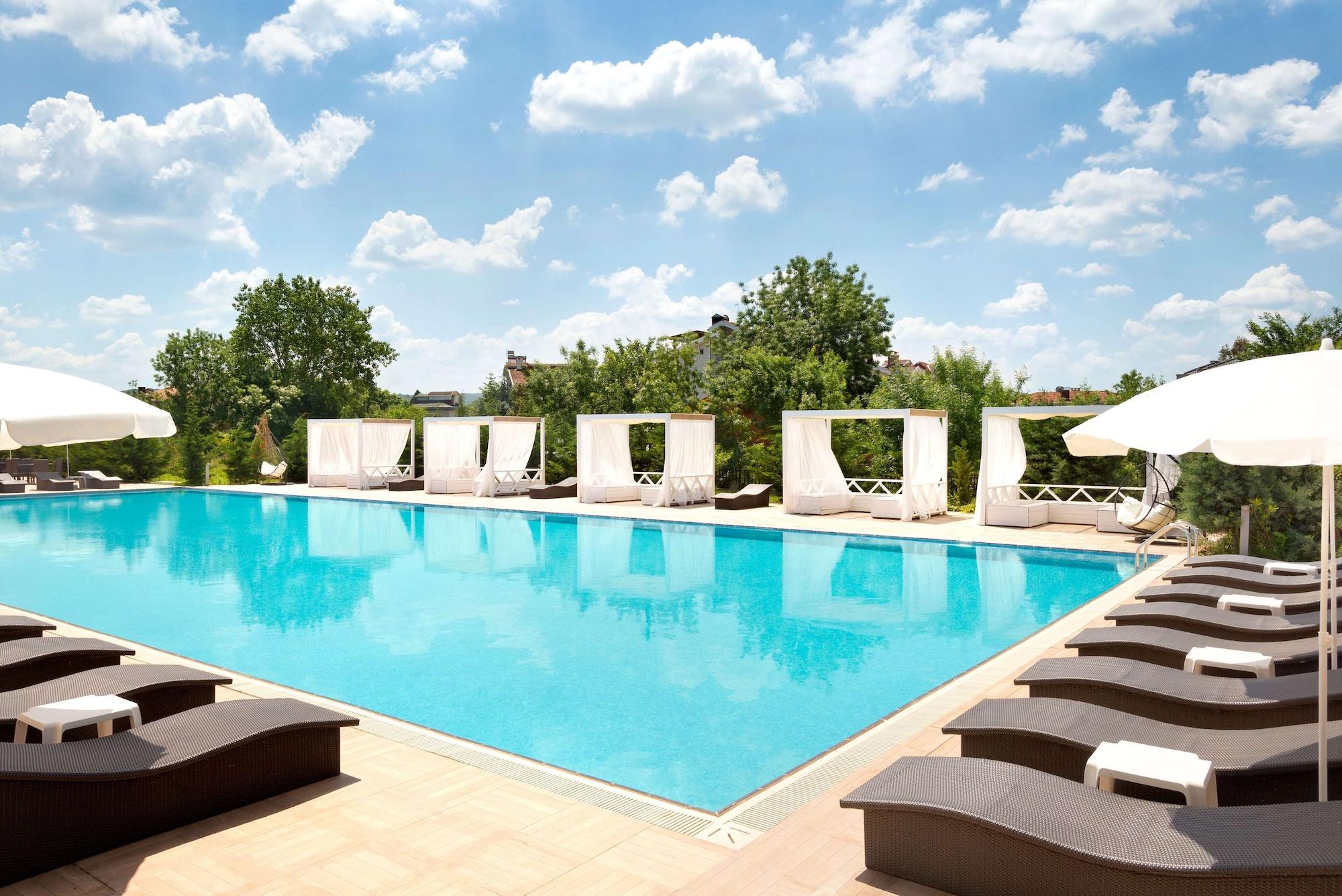 Vista Piscina Ramada by Wyndham Istanbul Sile