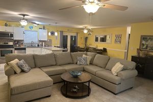 Alquiler Vacacional - Gorgeous Cocoa Beach Home W/Heated  Private pool- short walk to beach!
