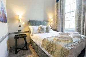 Alojamiento - MONO Suites New Town