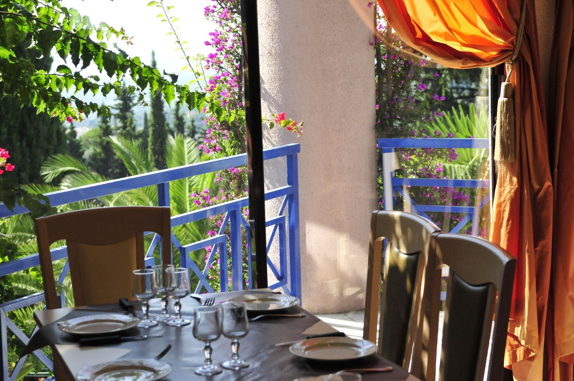 Restaurant Aec Village Vacances - Les Cèdres
