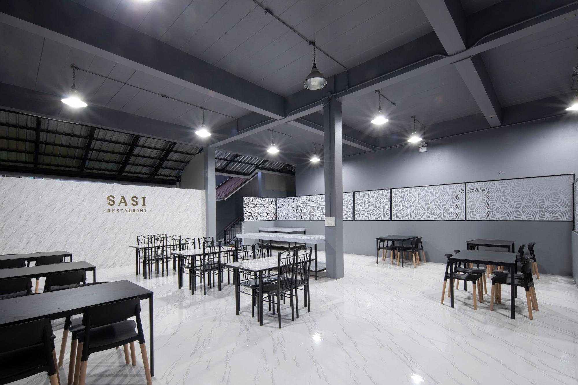 Restaurant Chanakarn Pool Access Rawai