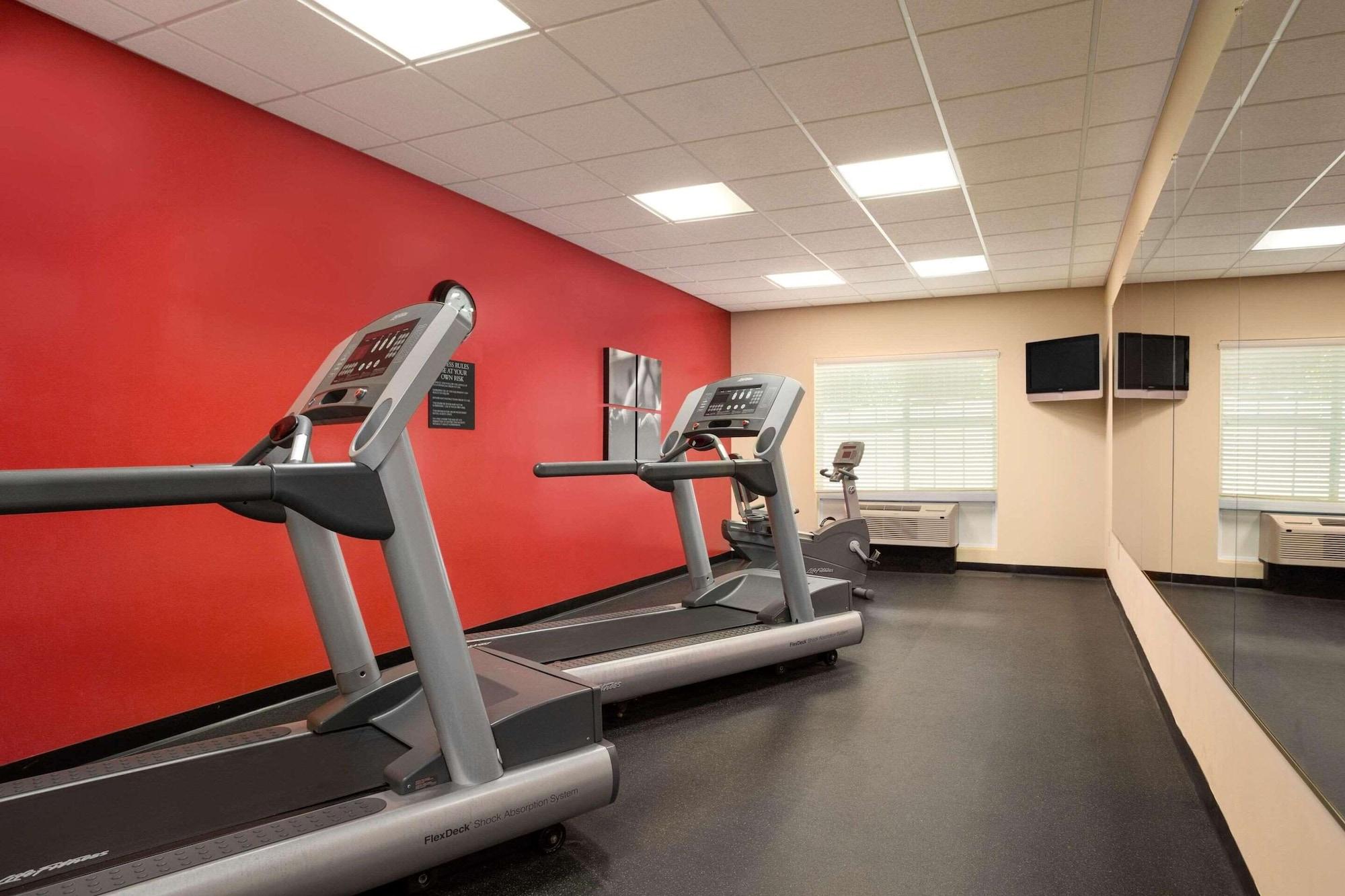 Gimnasio Country Inn & Suites by Radisson, Goodlettsville, TN