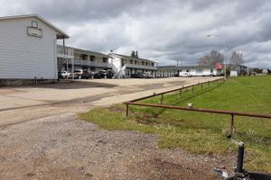 Alojamiento - Elk Point Motel & RV Park