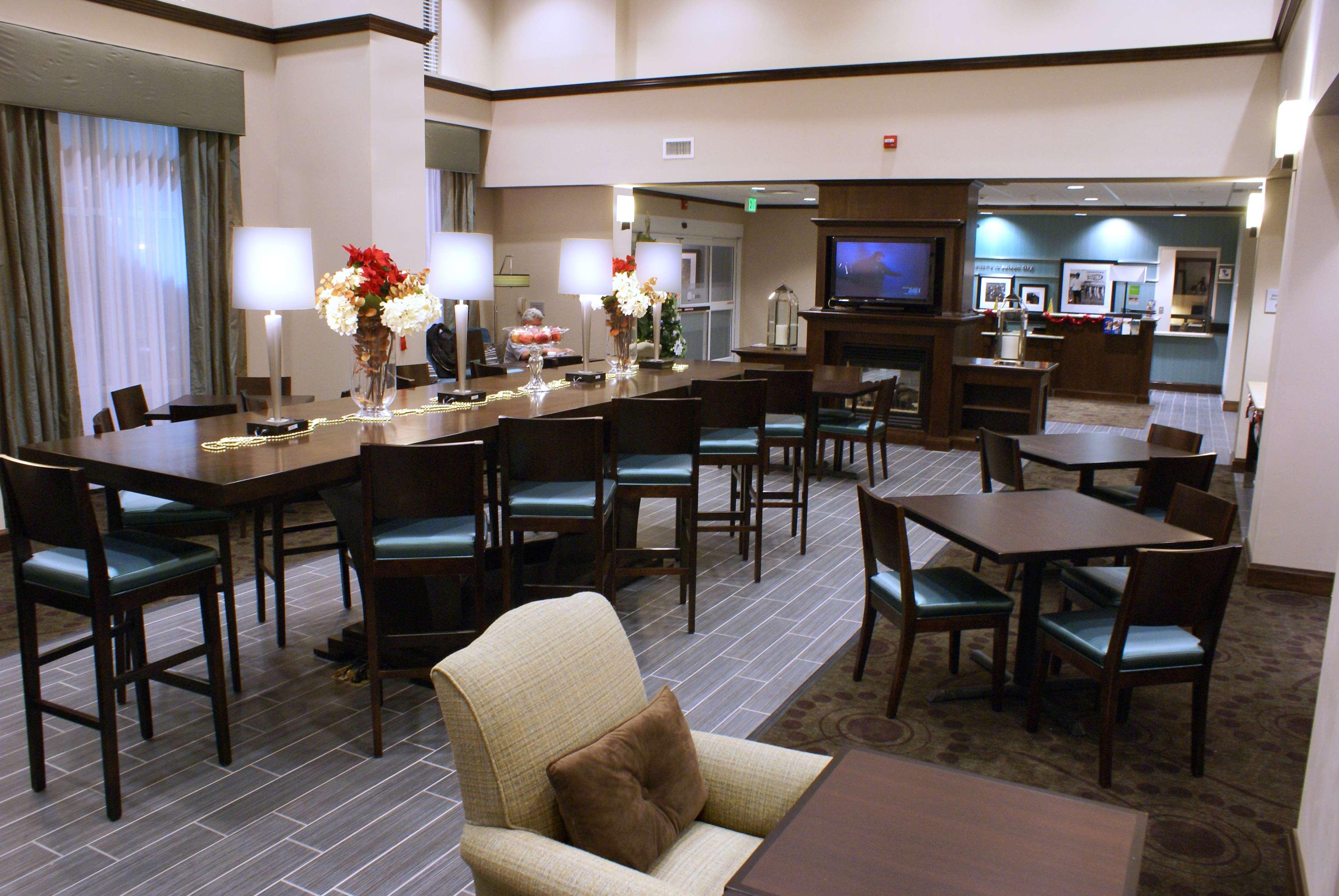 Vista Lobby Hampton Inn & Suites Suisun City Waterfront