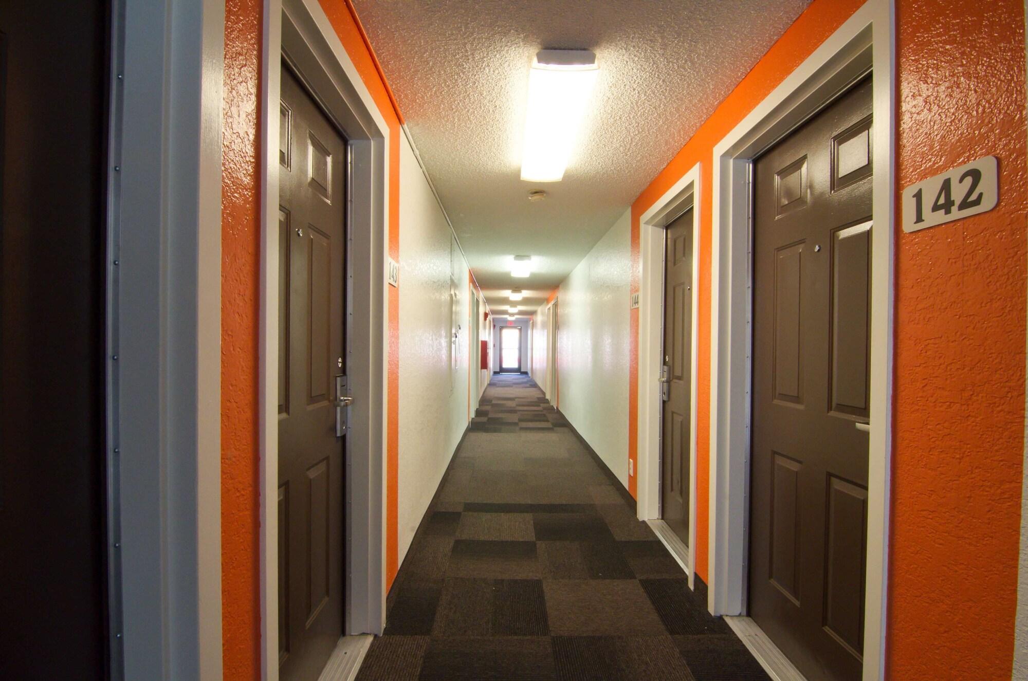 Vista Lobby Motel 6 North Palm Springs, CA - North