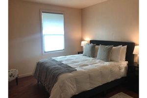 Alquiler Vacacional - Tranquil 2-bedroom hideaway with two patios.