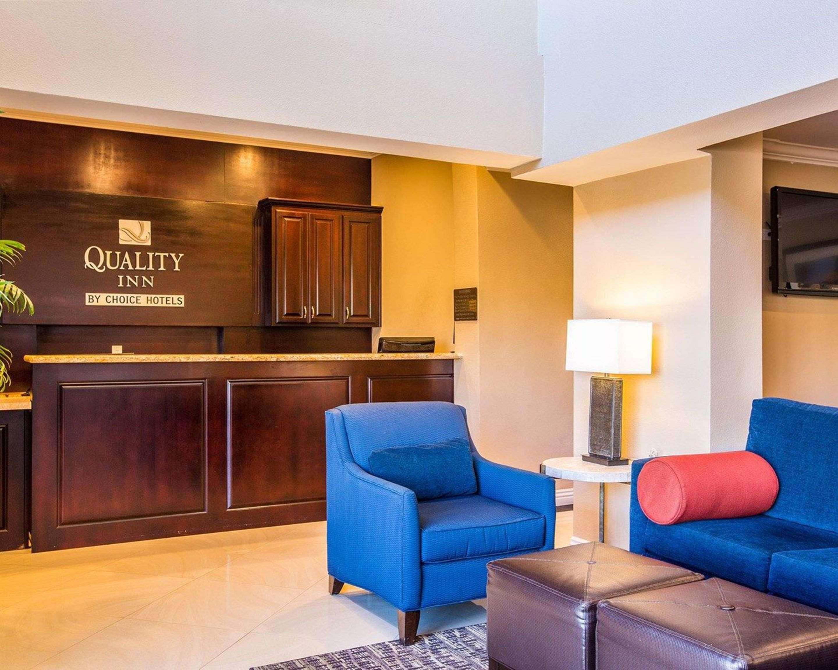 Vista Lobby Quality Inn Downey