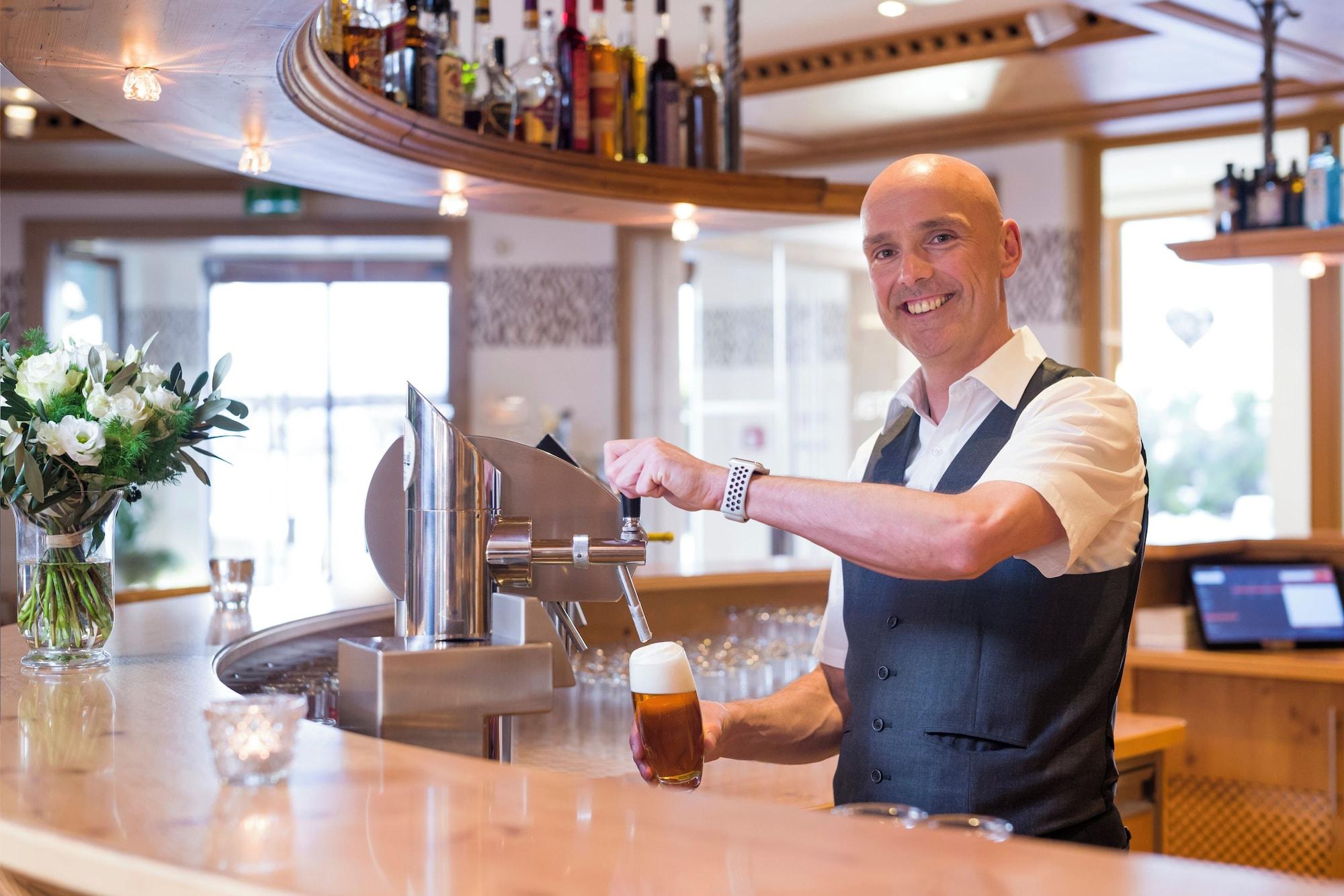 Bar/Salón Hotel Zentral