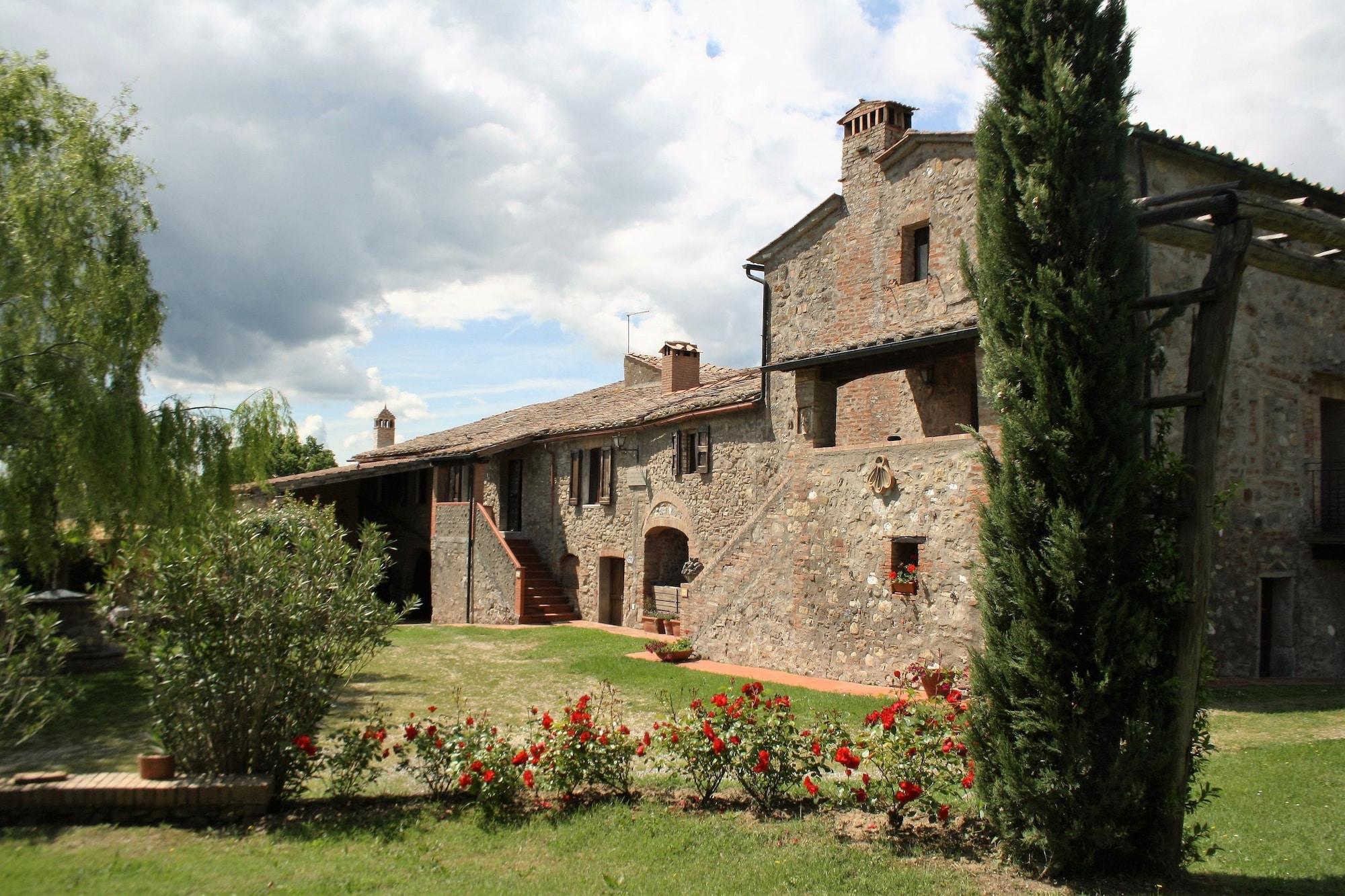 Vista Exterior Agriturismo Materno