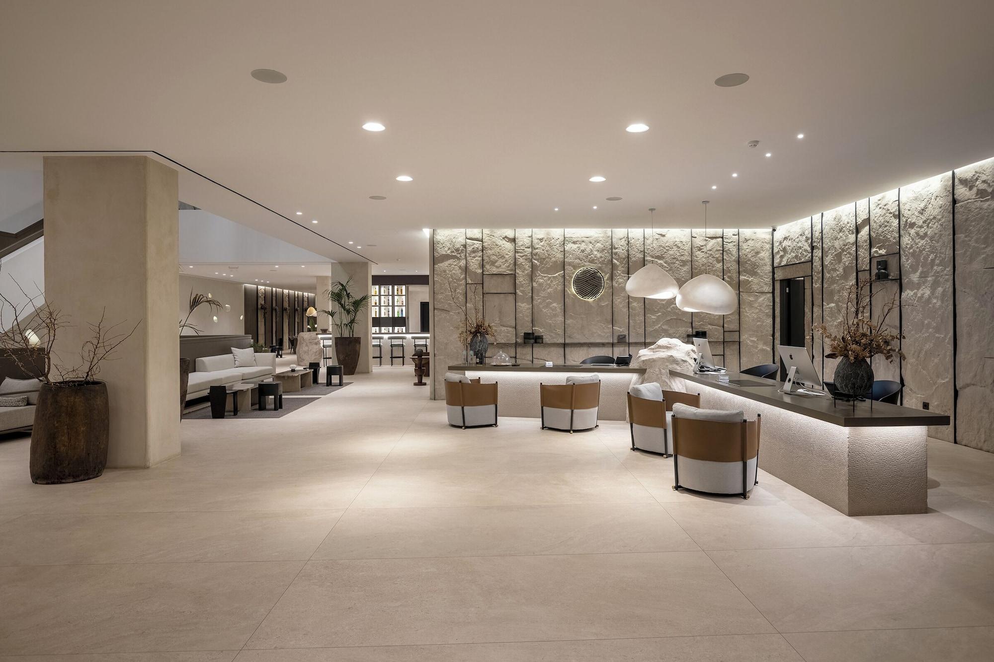Vista Lobby Aeonic Suites and Spa