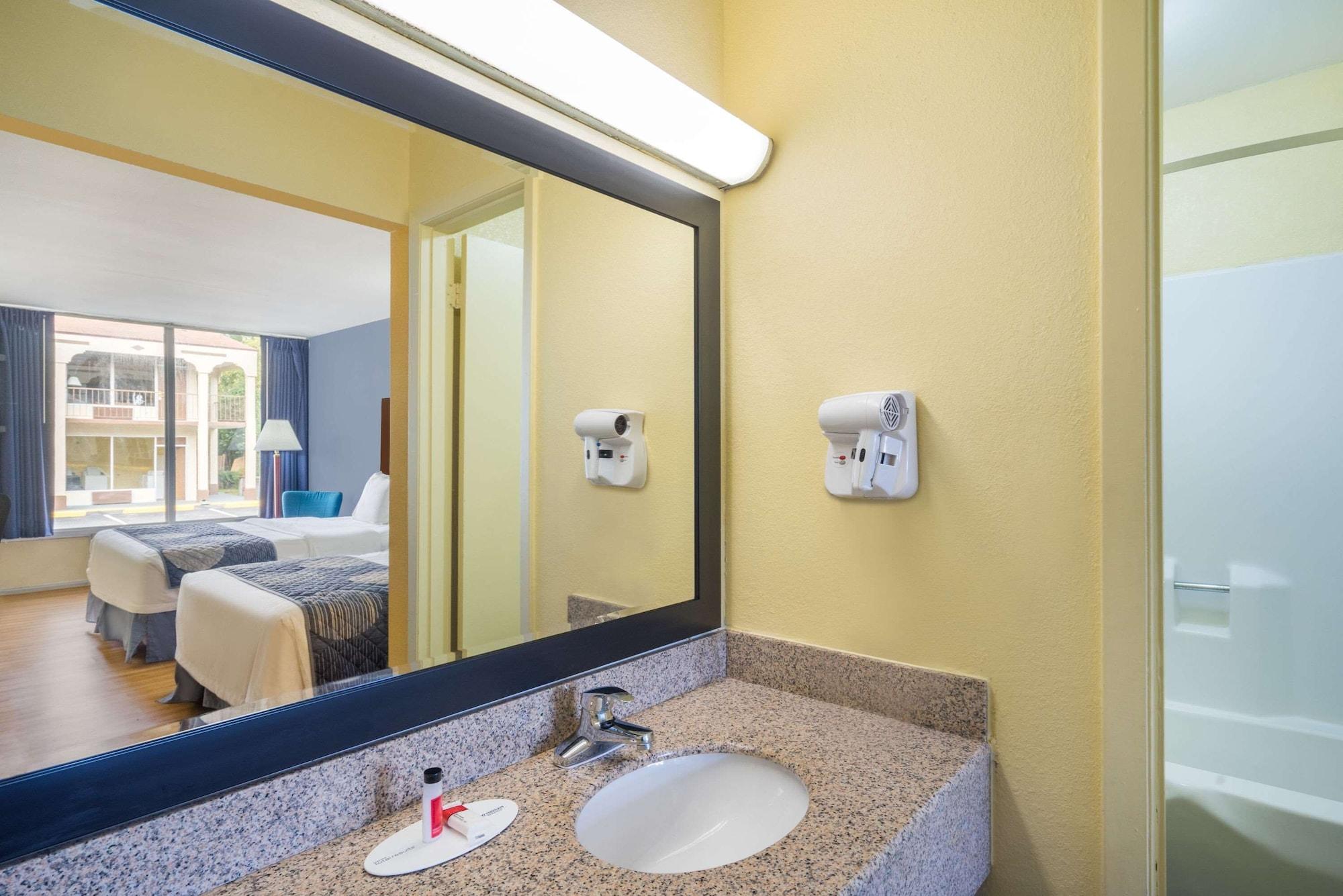 Equipamiento de Habitación Days Inn by Wyndham Statesville