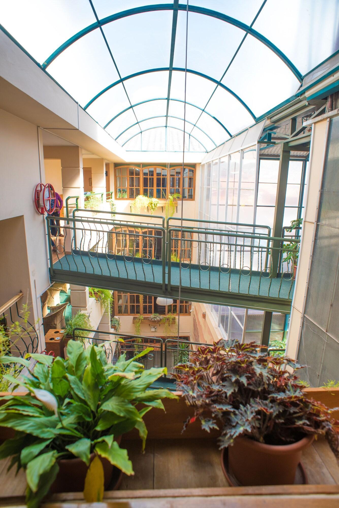 Vista Lobby Prisma Hotel