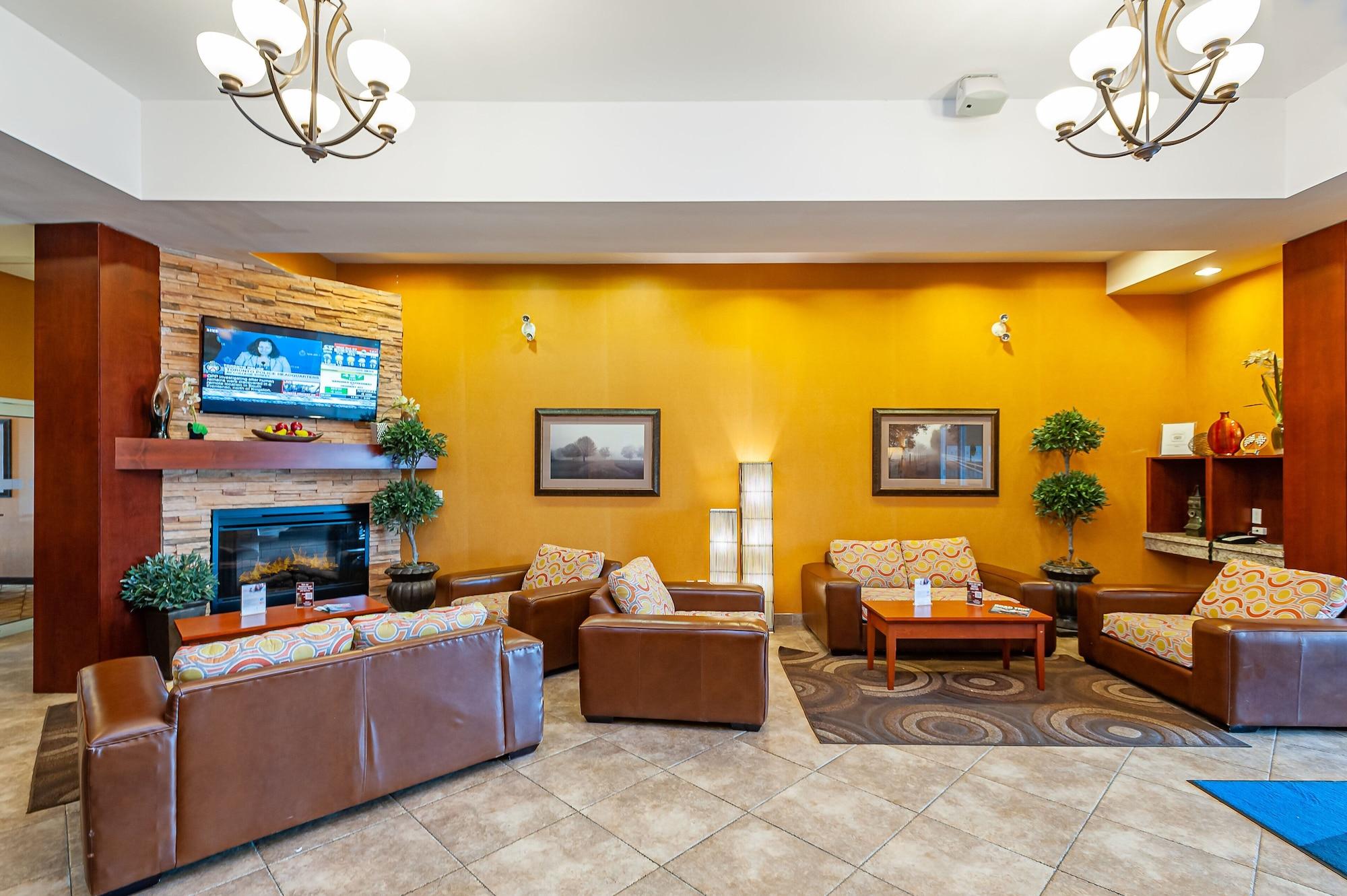 Vista Lobby Holiday Inn Express Hotel & Suites CLARINGTON - BOWMANVILLE by IHG
