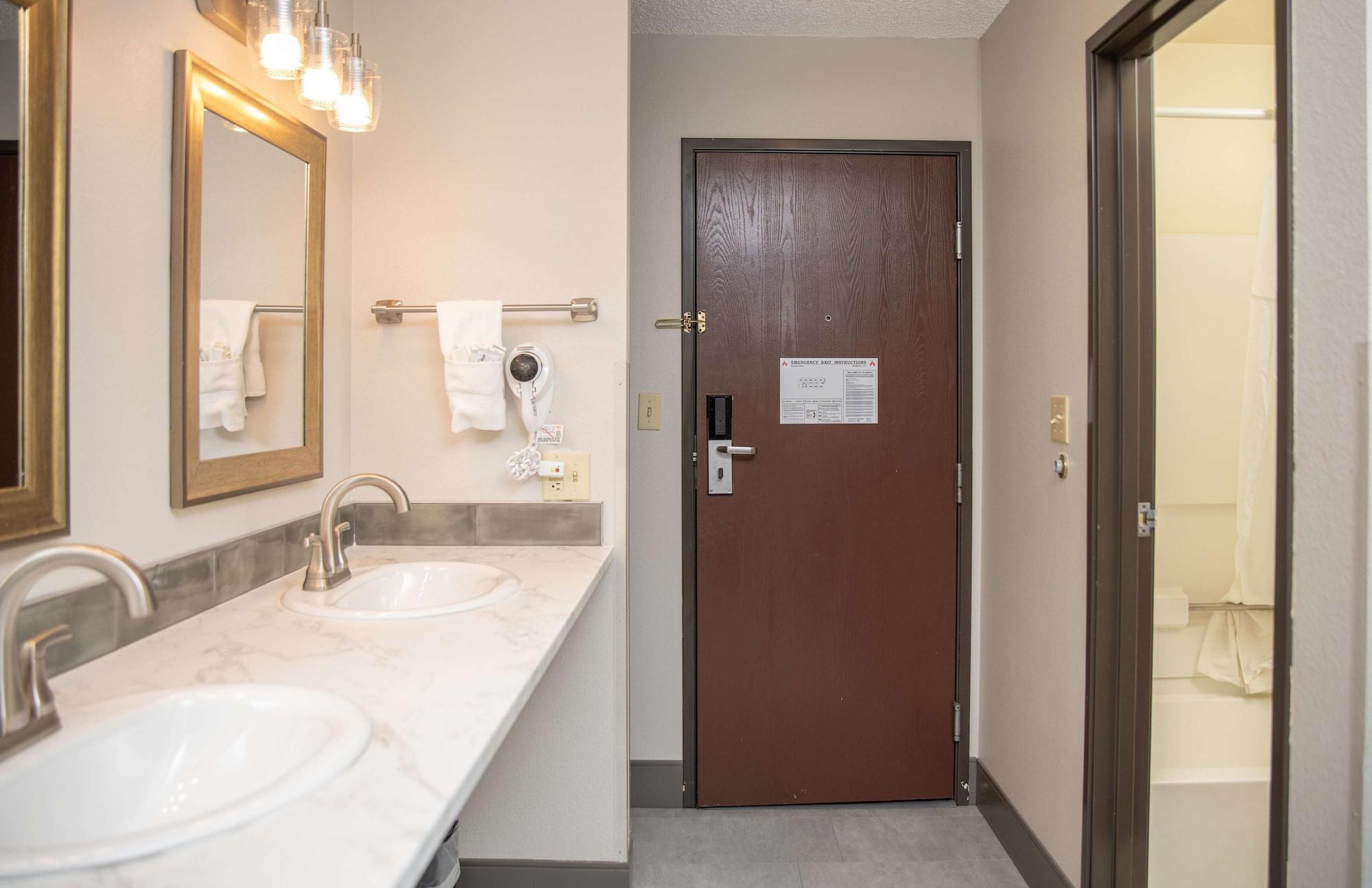 Equipamiento de Habitación SureStay Plus by Best Western Montrose