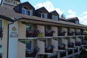 Alojamiento - Logis Hôtel Arc en Ciel