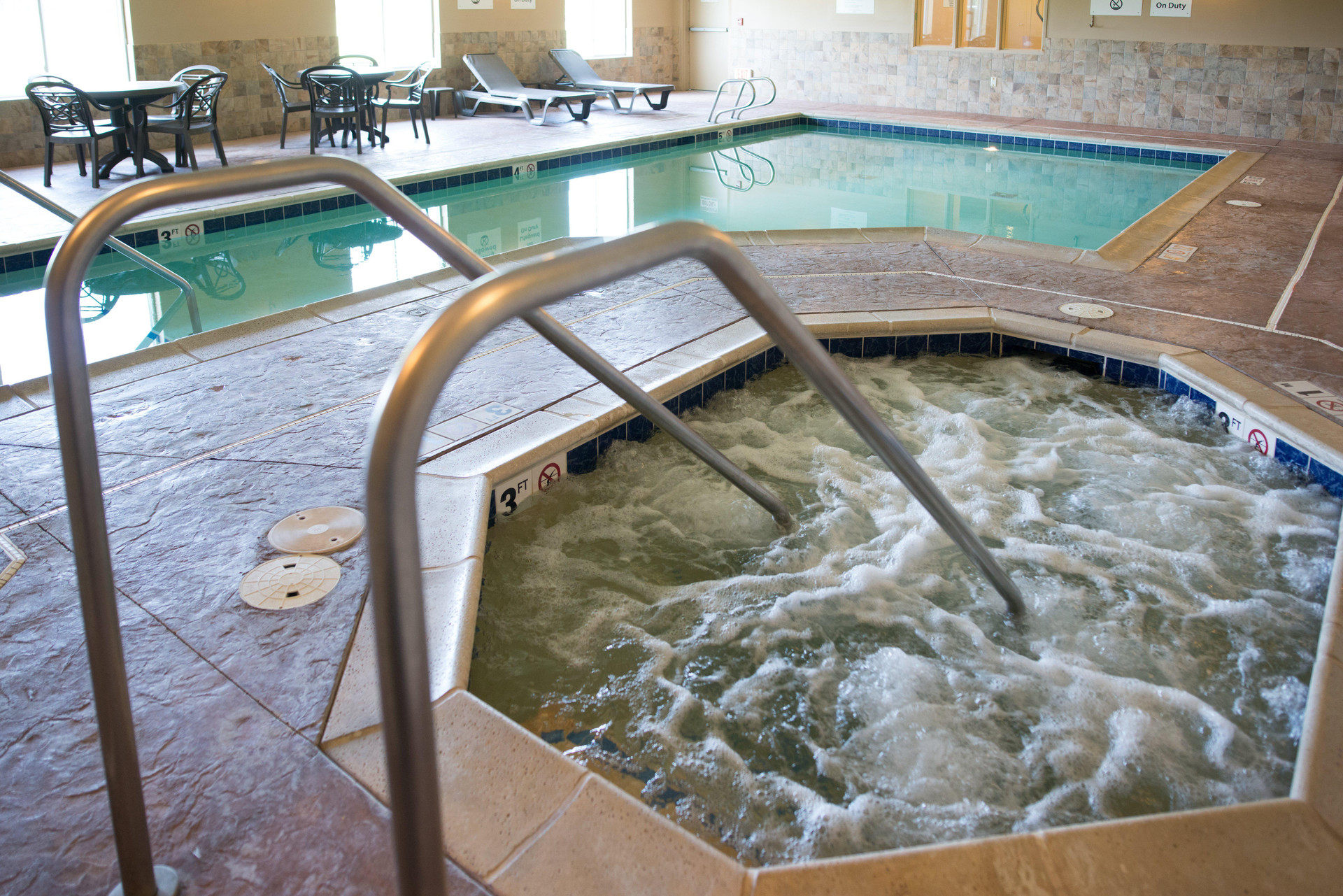 Vista Piscina Holiday Inn Express & Suites Northwood