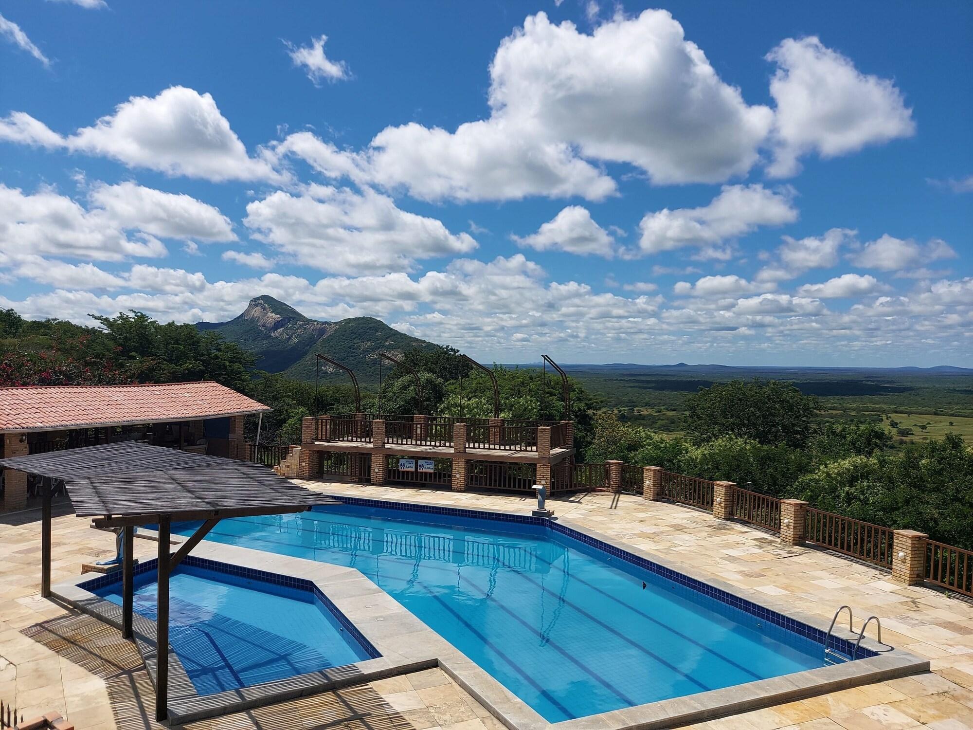 Vista Piscina FAZENDA HOTEL PEDRA DOS VENTOS