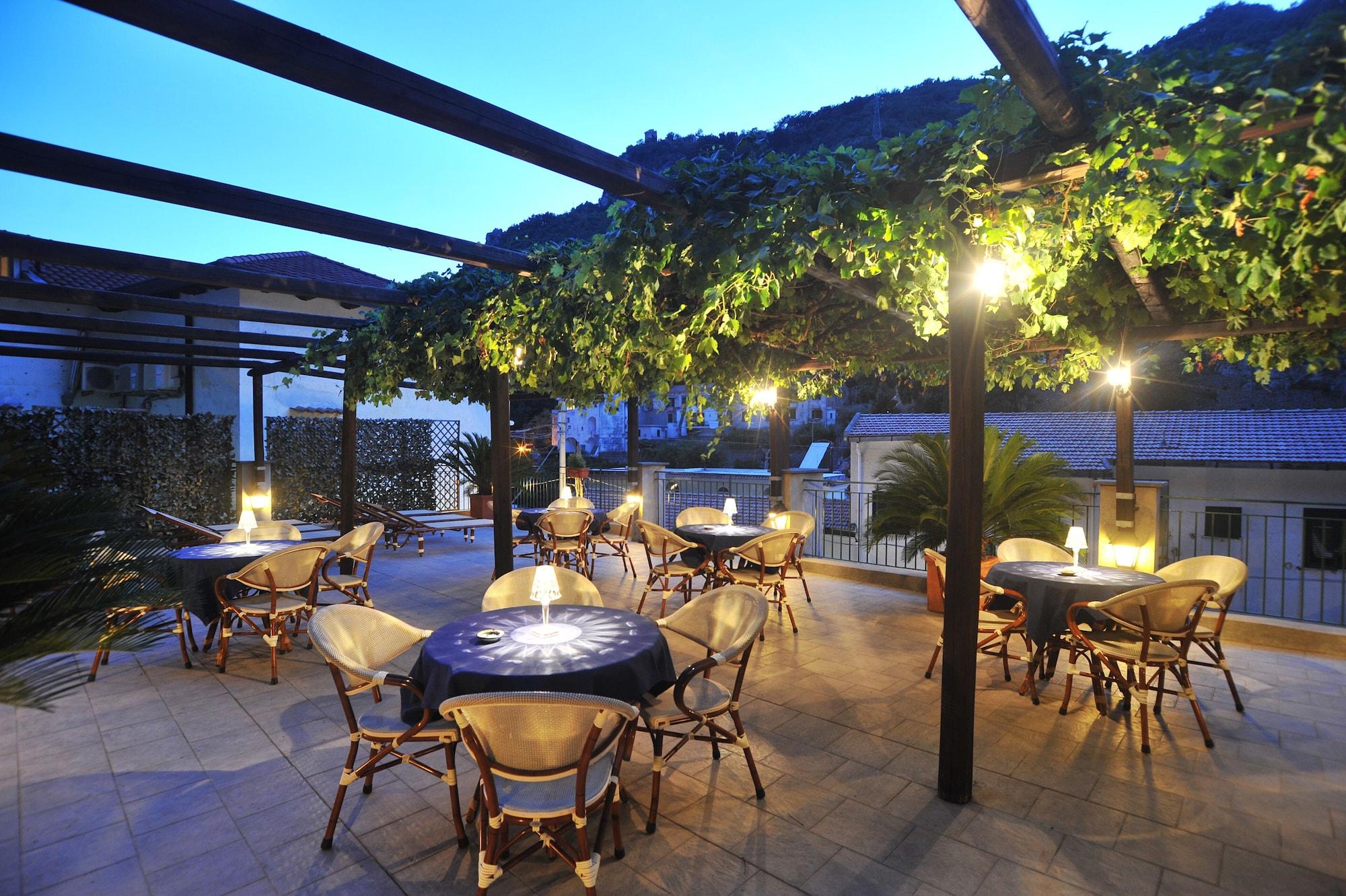 Varios Villa Adriana B&B