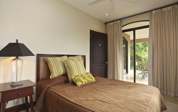 Luxury Ocean View Villa - 9 Bdr. -Magnificent Outdoor Pool, Pavilion, Bar & Spa - Hoteles con jacuzzi en Playa Hermosa, Guanacaste