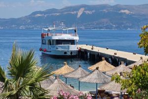 Actividad - Tour en barco de día completo a Sazan y Karaburun